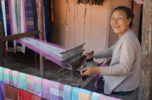 weaving in lao
